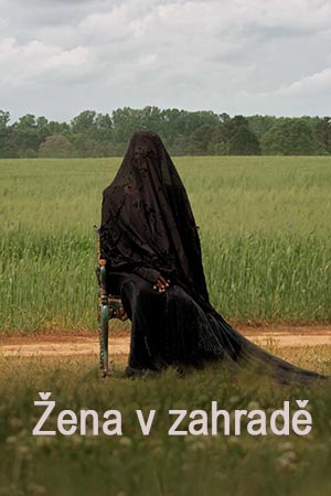 Žena v zahradě